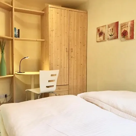 Zoll Apartman *